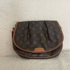 AUTHENTIC Louis Vuitton Menilontant Leather Crossbody Bag
